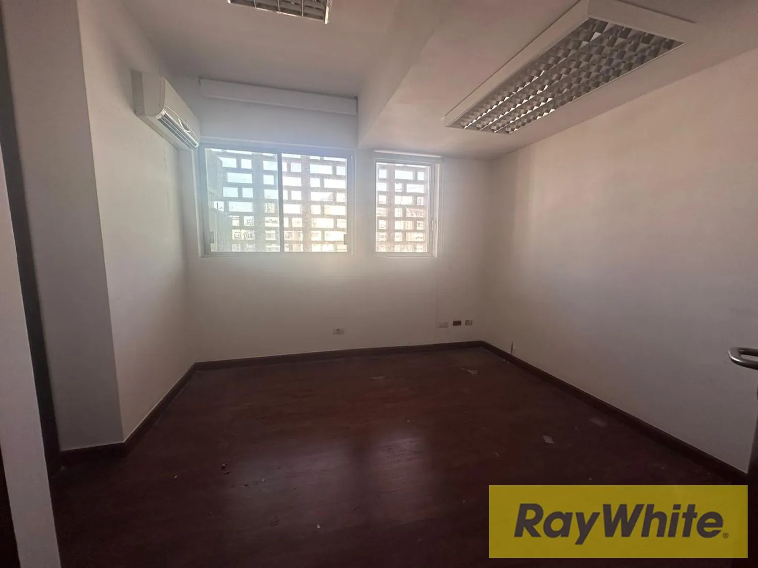 Office For Rent In Rawche — الصورة 5