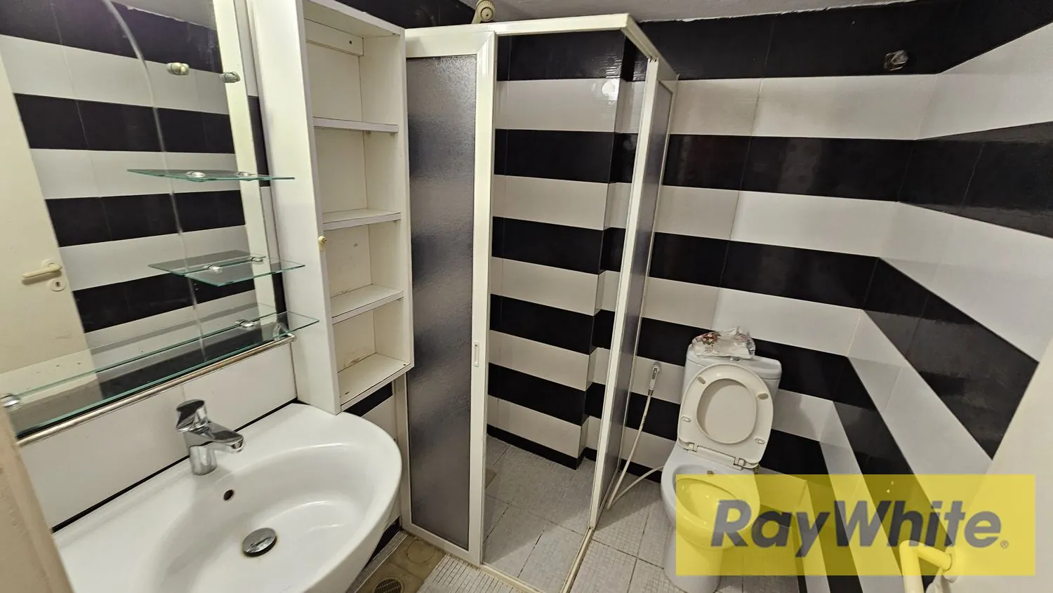Chalet For Sale In Halat Jbeil — الصورة 4