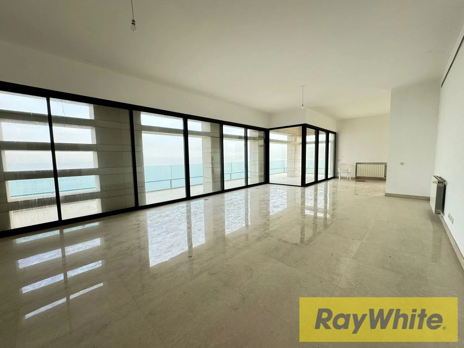 Apartment For Sale In Ain Al-mraiseh — الصورة 3