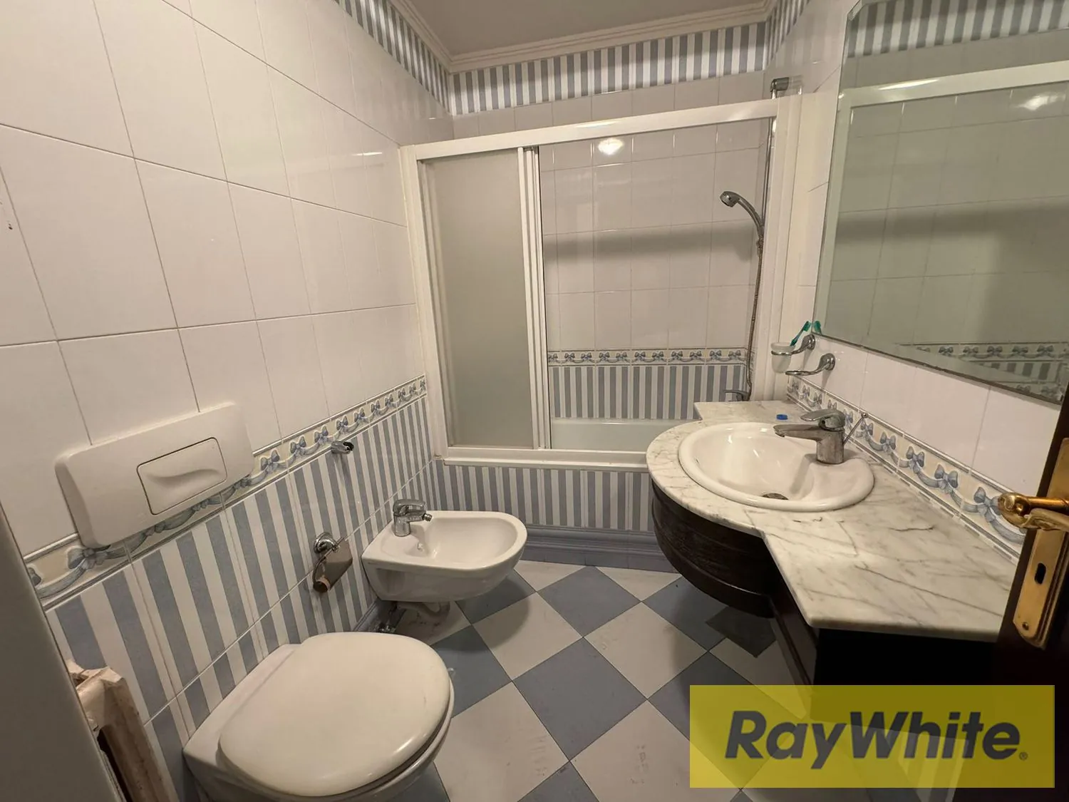Gym|pool|terrace Fully Sea View For Rent In Ain Al-mraiseh — الصورة 2