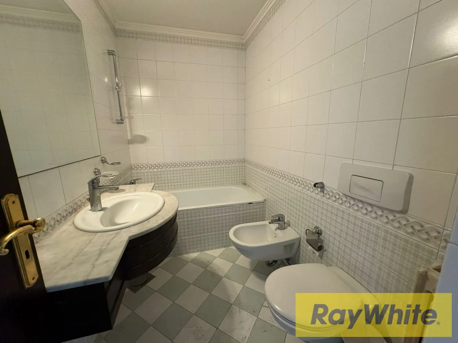Gym|pool|terrace Fully Sea View For Rent In Ain Al-mraiseh — الصورة 4