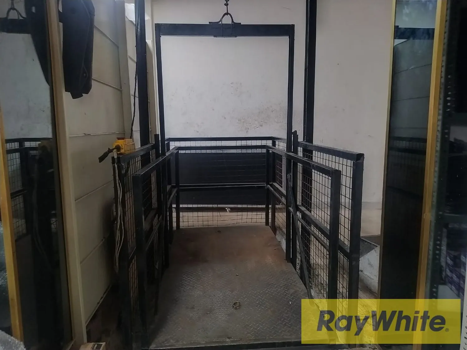 Warehouse For Rent In Dekwaneh – 4 Floors | 2,500 Sqm