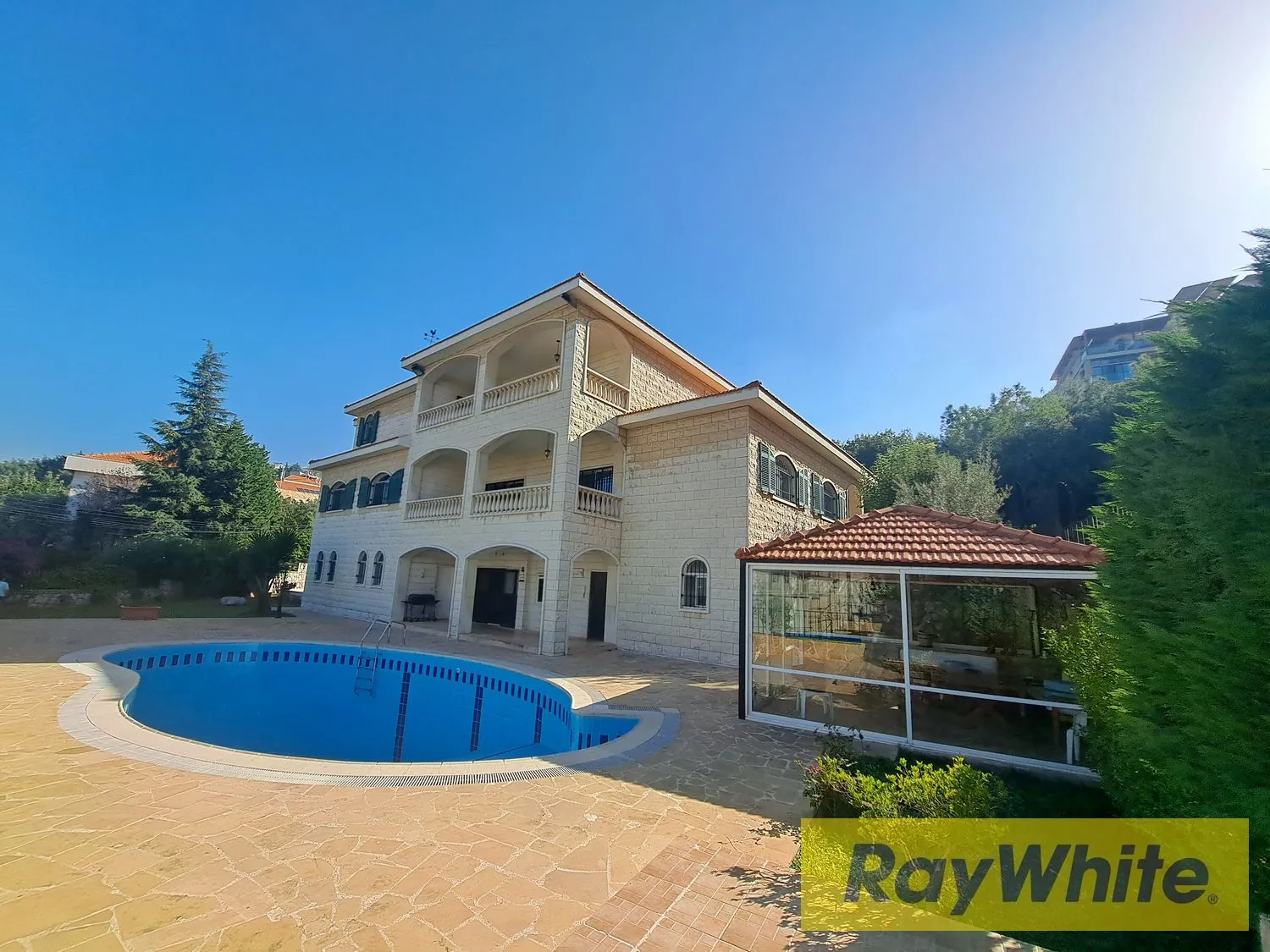 Amazing Villa With Pool For Sale In Ain Aar!
