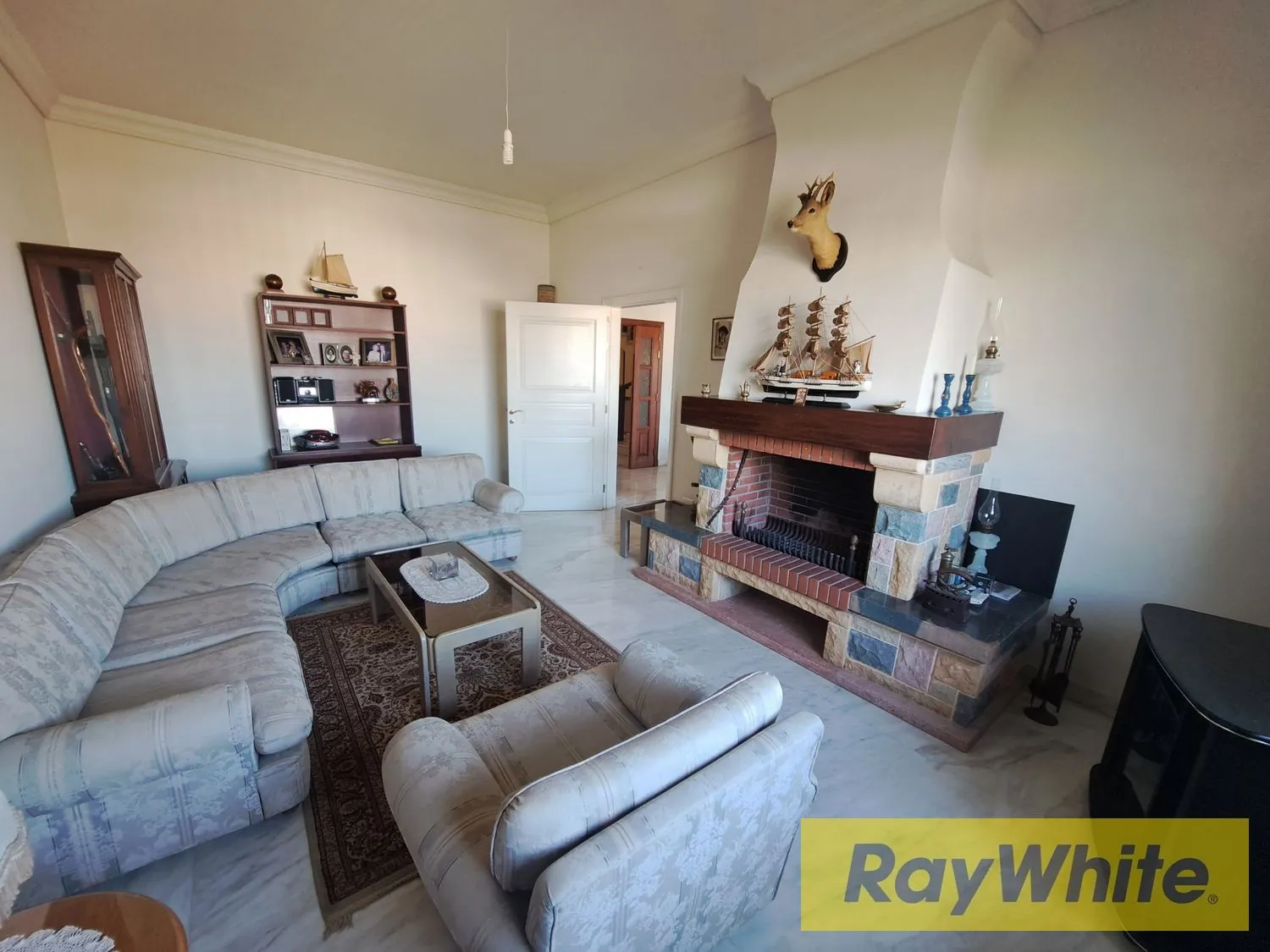 Amazing Villa With Pool For Sale In Ain Aar! — photo 4