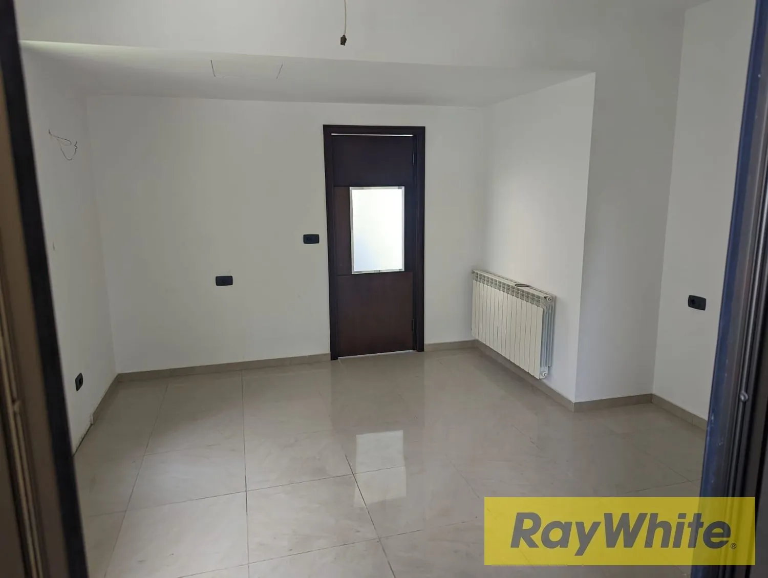 High End 3 Bedrooms Apartment For Sale 285sqm — الصورة 2