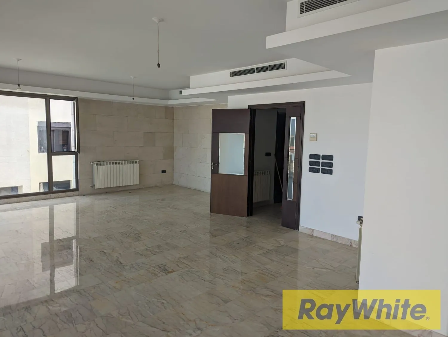 High End 3 Bedrooms Apartment For Sale 285sqm — الصورة 5
