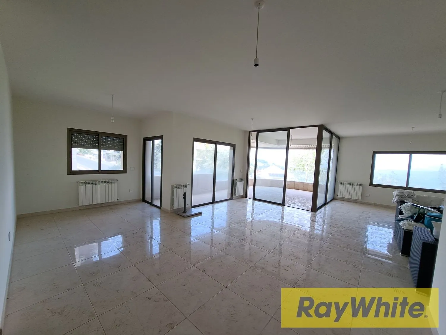“240m² Of Elegance: 3-bedroom Rental In Khenchara With Open View” — الصورة 2
