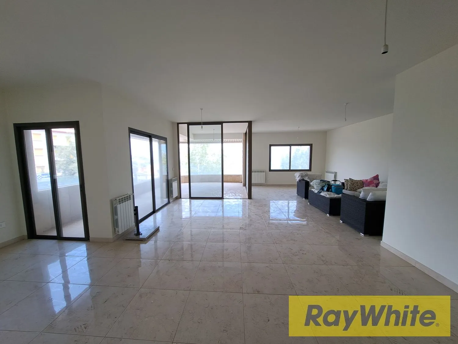 “240m² Of Elegance: 3-bedroom Rental In Khenchara With Open View” — الصورة 3
