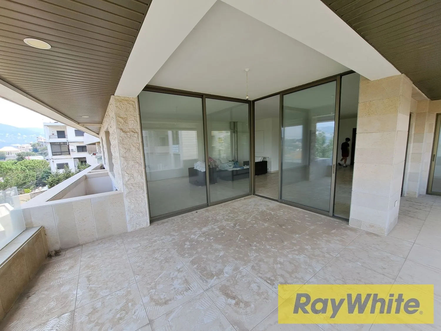 “240m² Of Elegance: 3-bedroom Rental In Khenchara With Open View” — الصورة 5