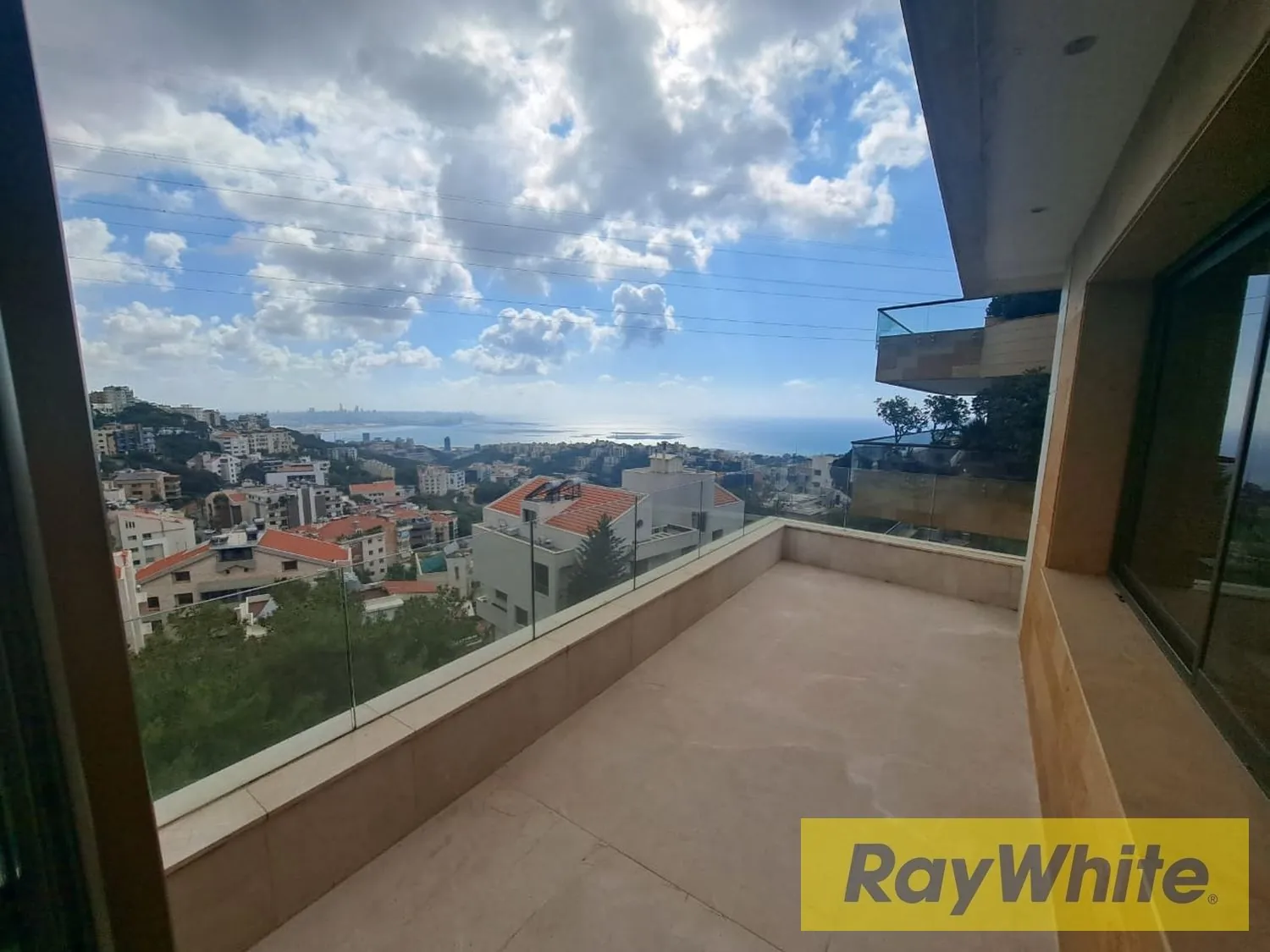 Duplex With Breathtaking View In Beit El Chaar L 410sqm L — الصورة 3