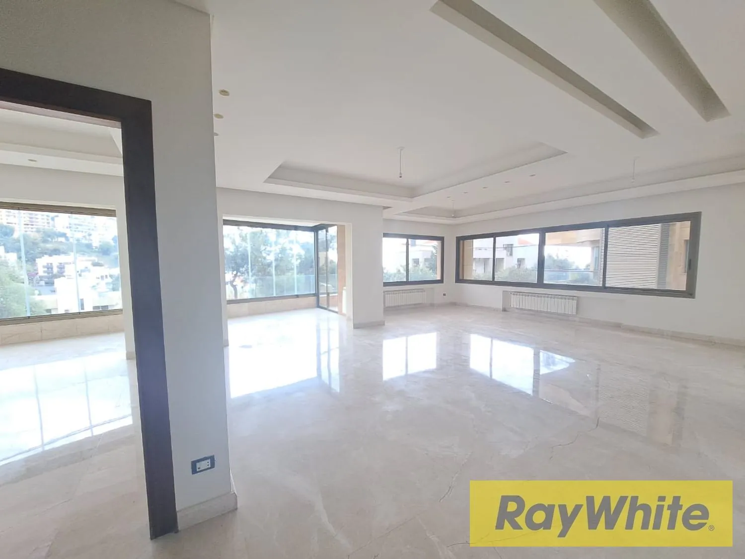 High-end Finishing Apartment With Garden + Terrace For Sale In Beit El Chaar 300sqm — الصورة 2