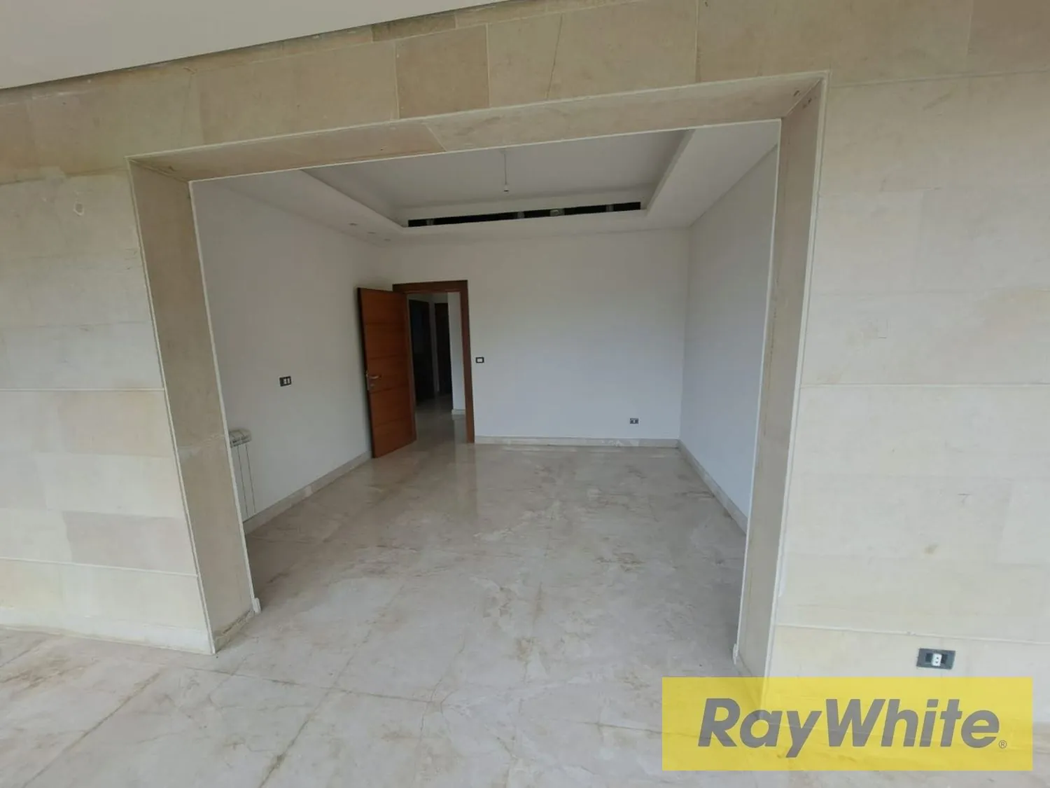 High-end Finishing Apartment With Garden + Terrace For Sale In Beit El Chaar 300sqm — الصورة 4