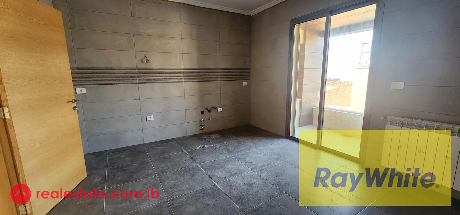 Apartment For Sale In Ain Aar — الصورة 4