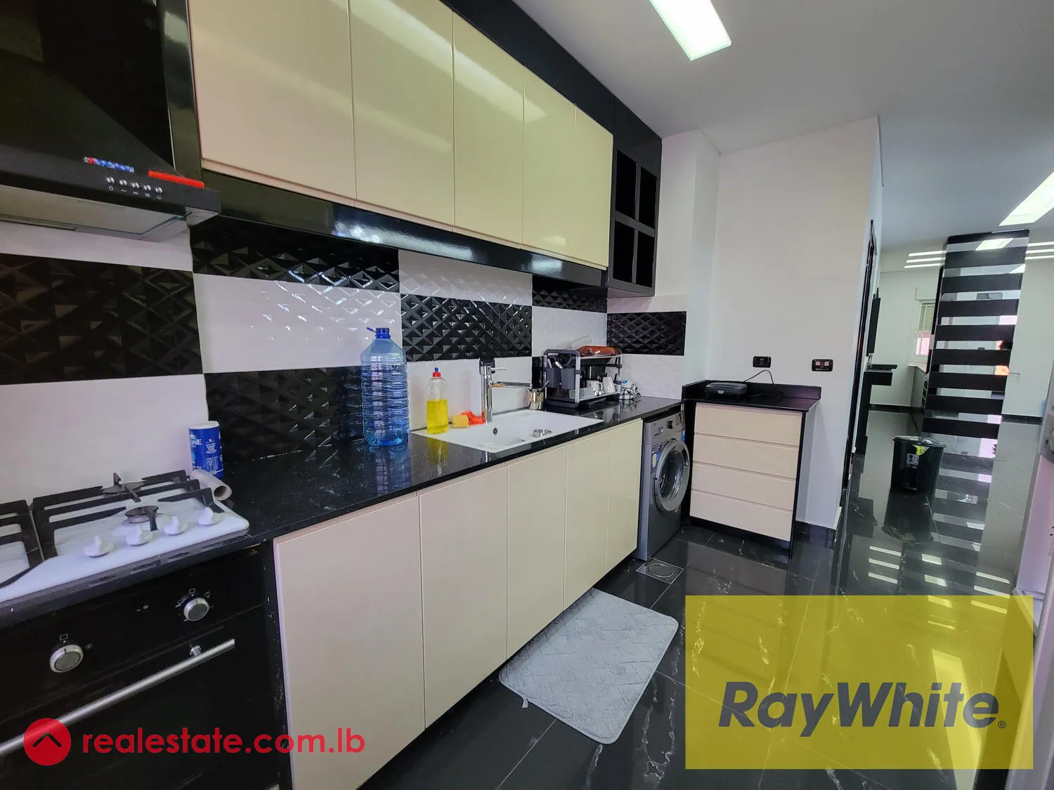 Apartment For Sale In Halat Jbeil — الصورة 4