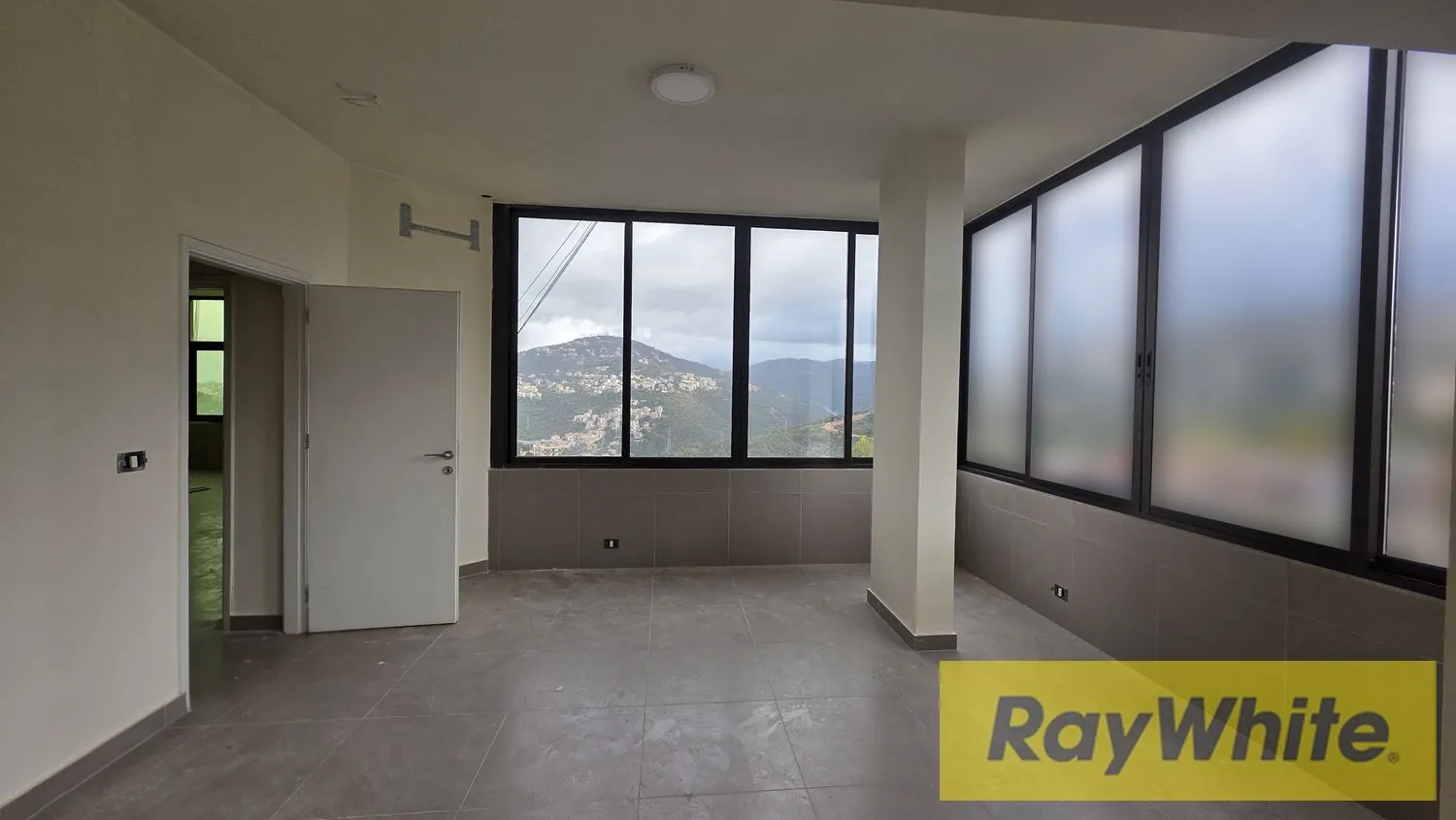 Office For Rent In Jamhour — الصورة 4