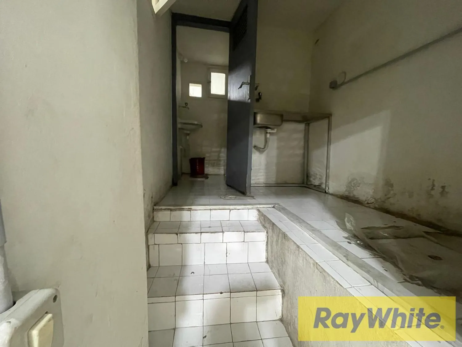 Warehouse For Sale In Dekwaneh – 500 Sqm — photo 2