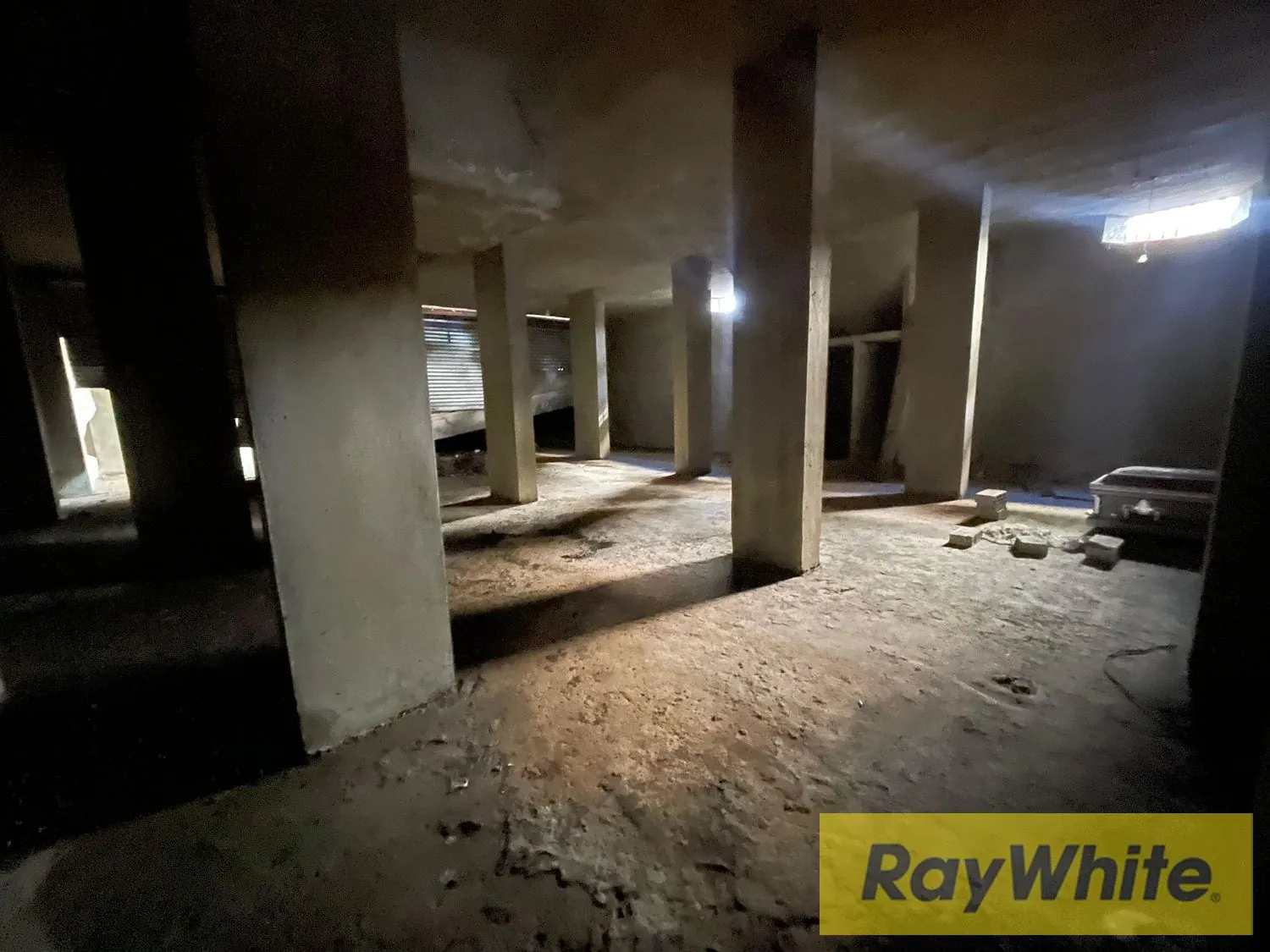 Warehouse For Sale In Dekwaneh – 550 Sqm — الصورة 2