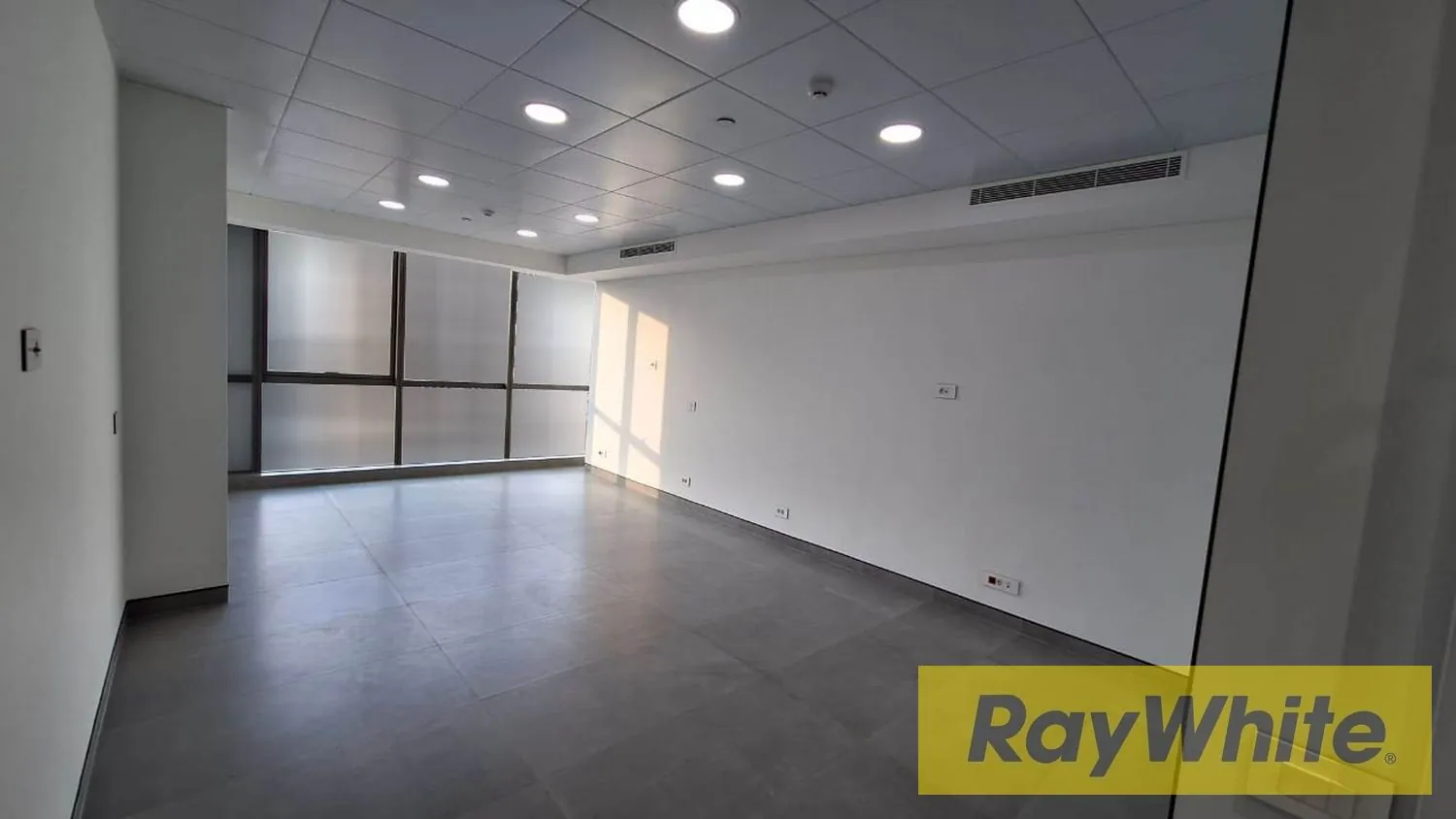 Office For Rent In Dekwaneh — photo 2