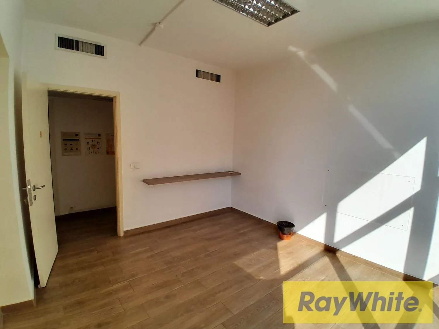 Office For Rent In Achrafieh – 110 Sqm — الصورة 4
