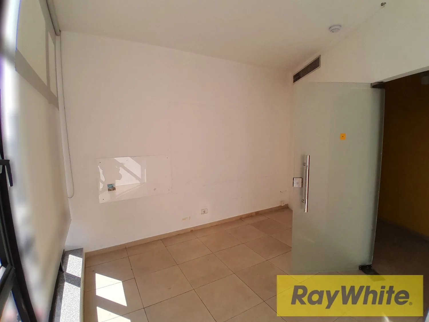 Office For Rent In Achrafieh – 110 Sqm — الصورة 2