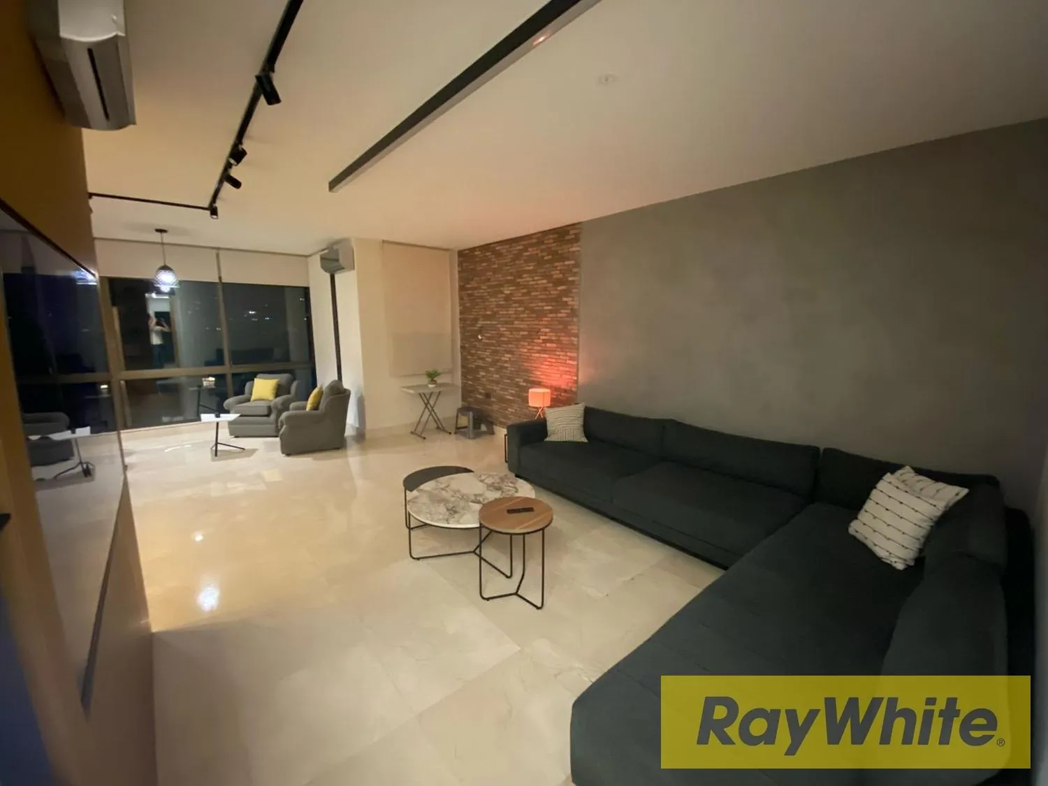 Apartment For Sale – Achrafieh | 140 Sqm | Fully Renovated — الصورة 4