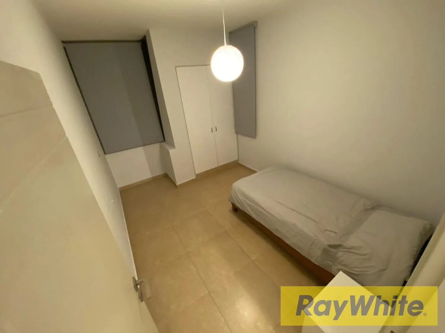 Apartment For Sale – Achrafieh | 140 Sqm | Fully Renovated — الصورة 5