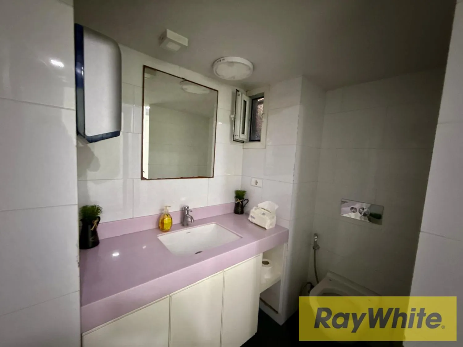 Office For Rent In Saifi – 135 Sqm — الصورة 2