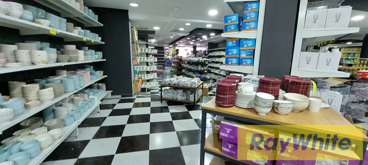 Show Room/warehouse For Sale In Furn El Chebbak