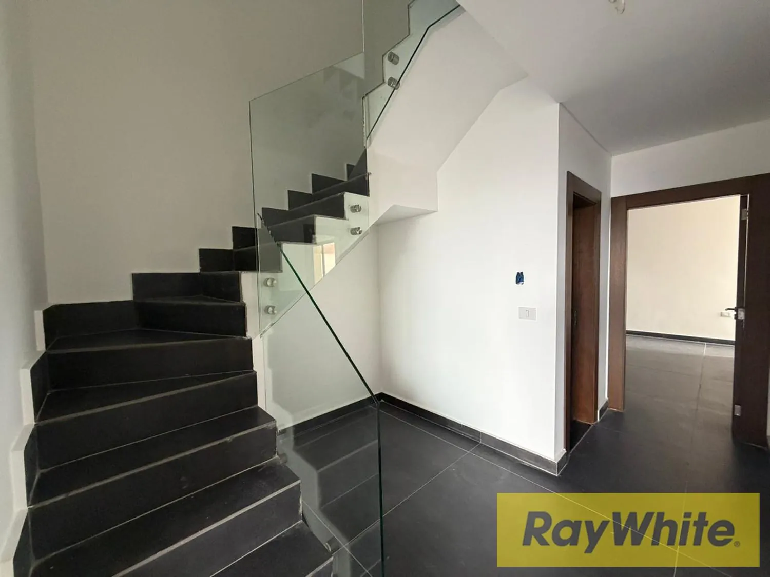Duplex For Sale In Jouret El Ballout – 350 Sqm | Sea And Mountain View — الصورة 4
