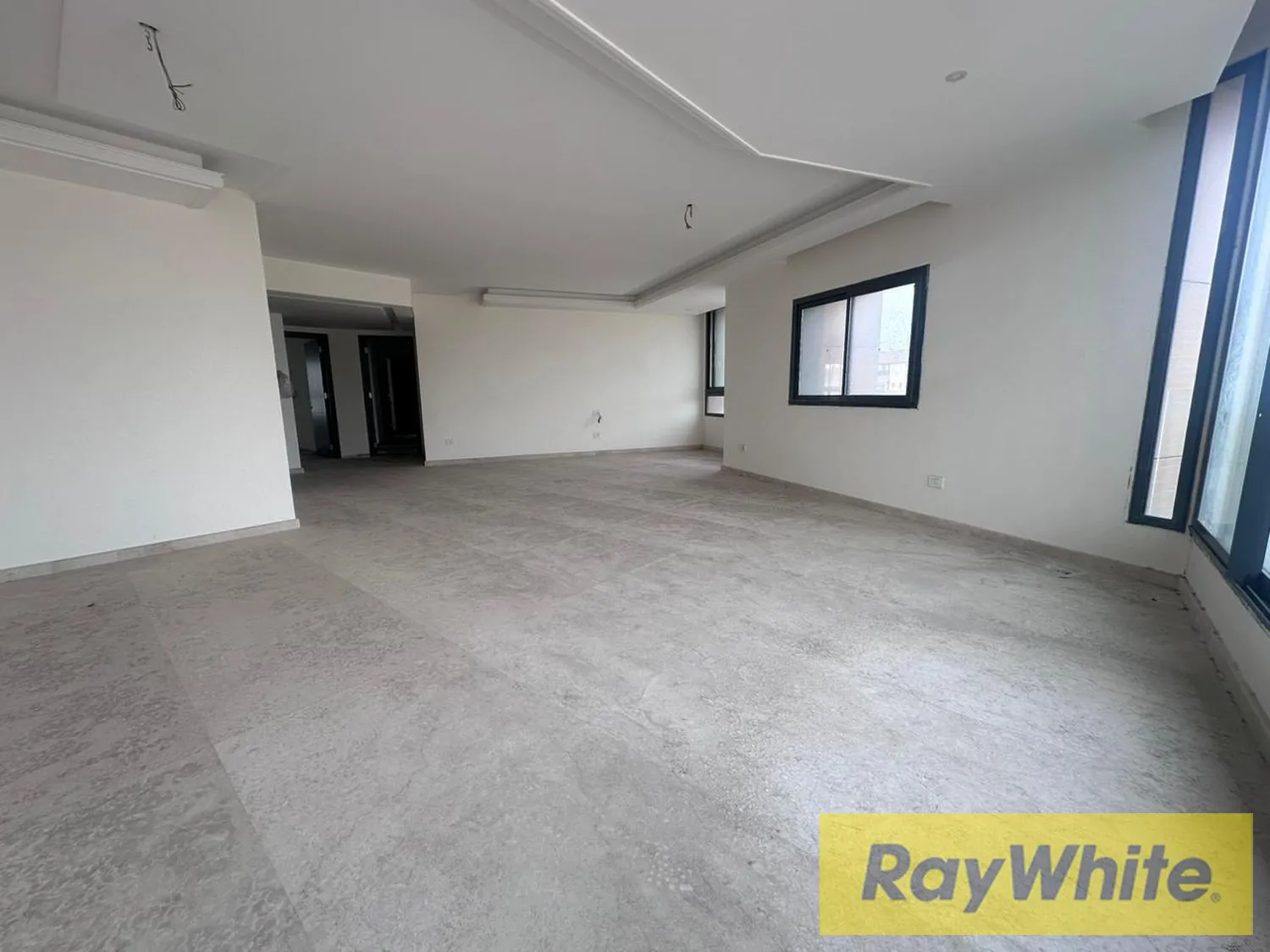 Luxury Apartment For Sale In Rawche – Beirut — الصورة 2