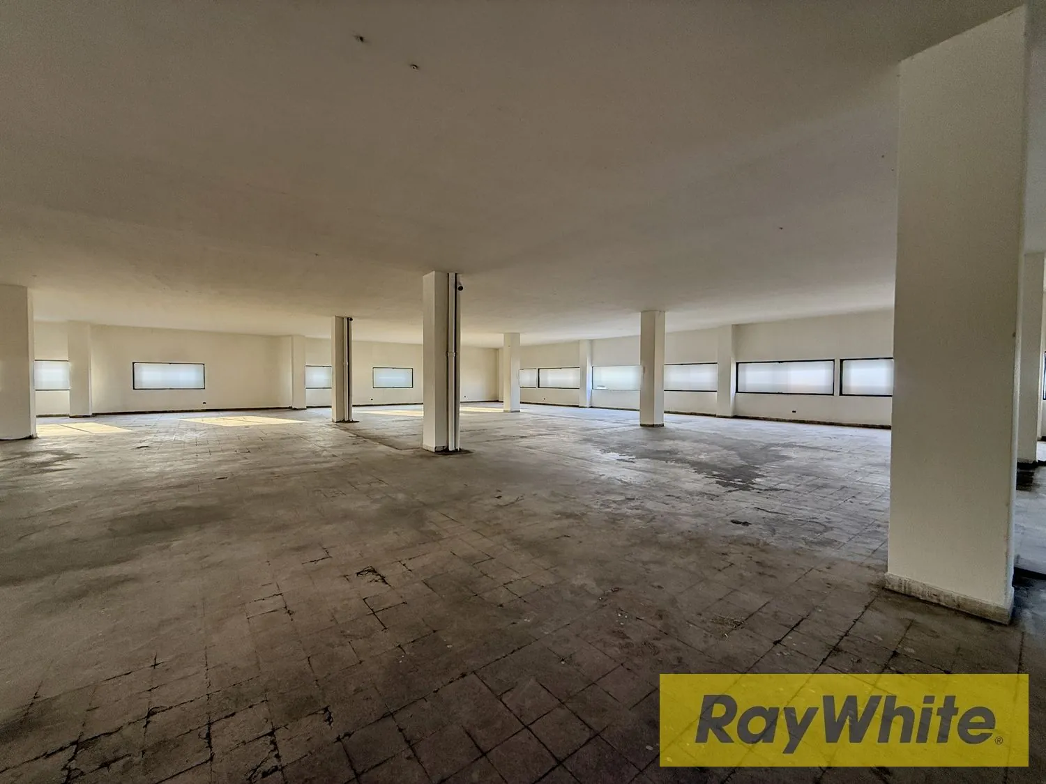 Open Space Office For Sale – Prime Location — الصورة 3