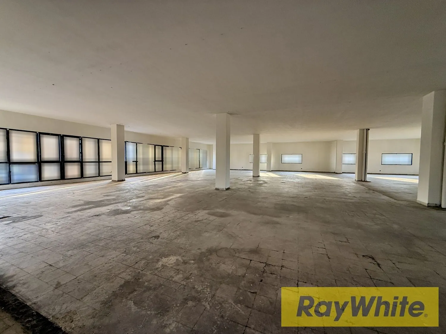 Open Space Office For Sale – Prime Location — الصورة 4