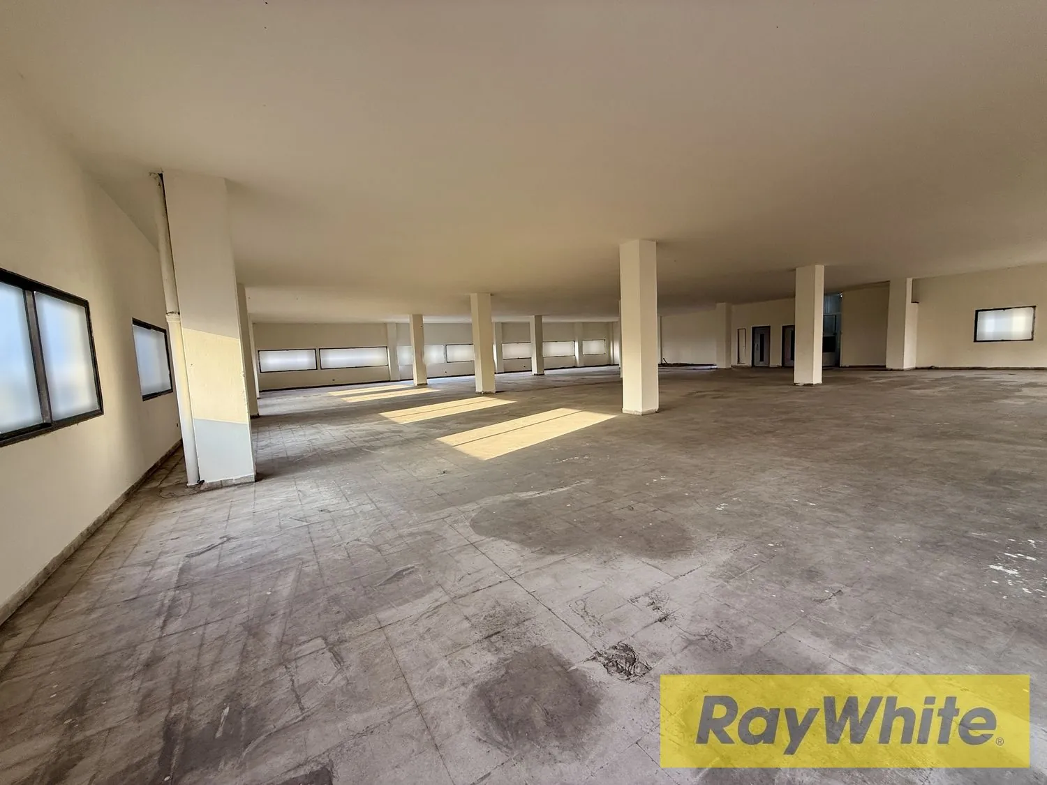 Open Space Office For Sale – Prime Location — الصورة 5