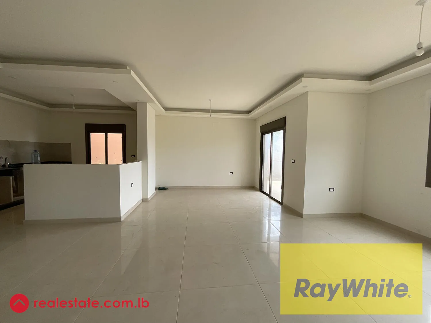 Apartment For Sale With Garden — الصورة 3