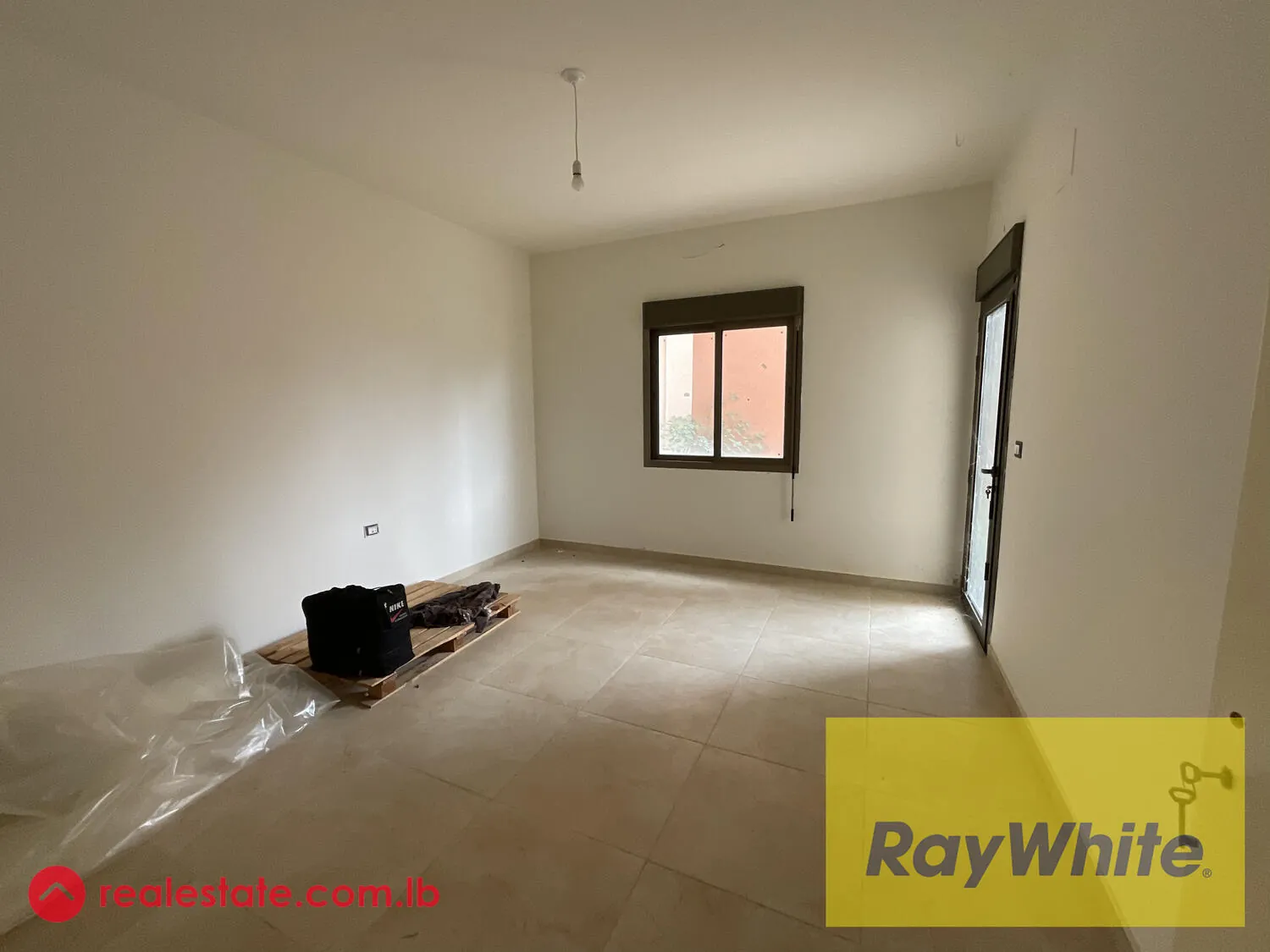 Apartment For Sale With Garden — الصورة 4