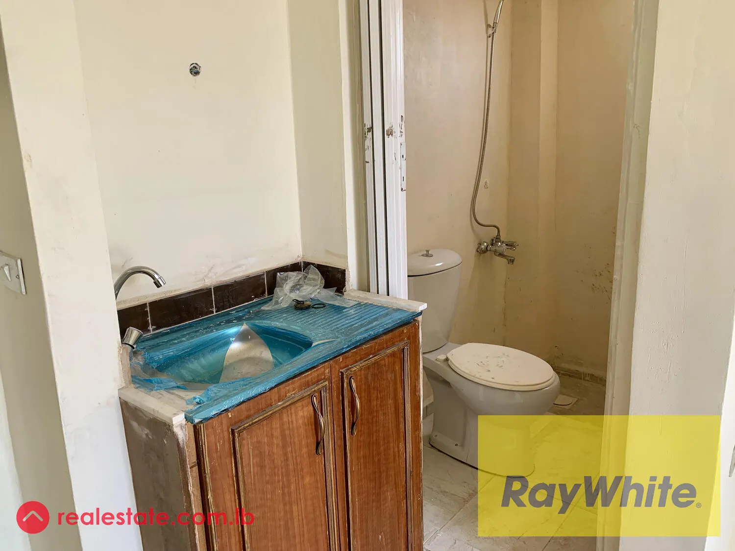 Studio Apartment For Rent In The Heart Of Amchit In A Prime Location. — الصورة 5
