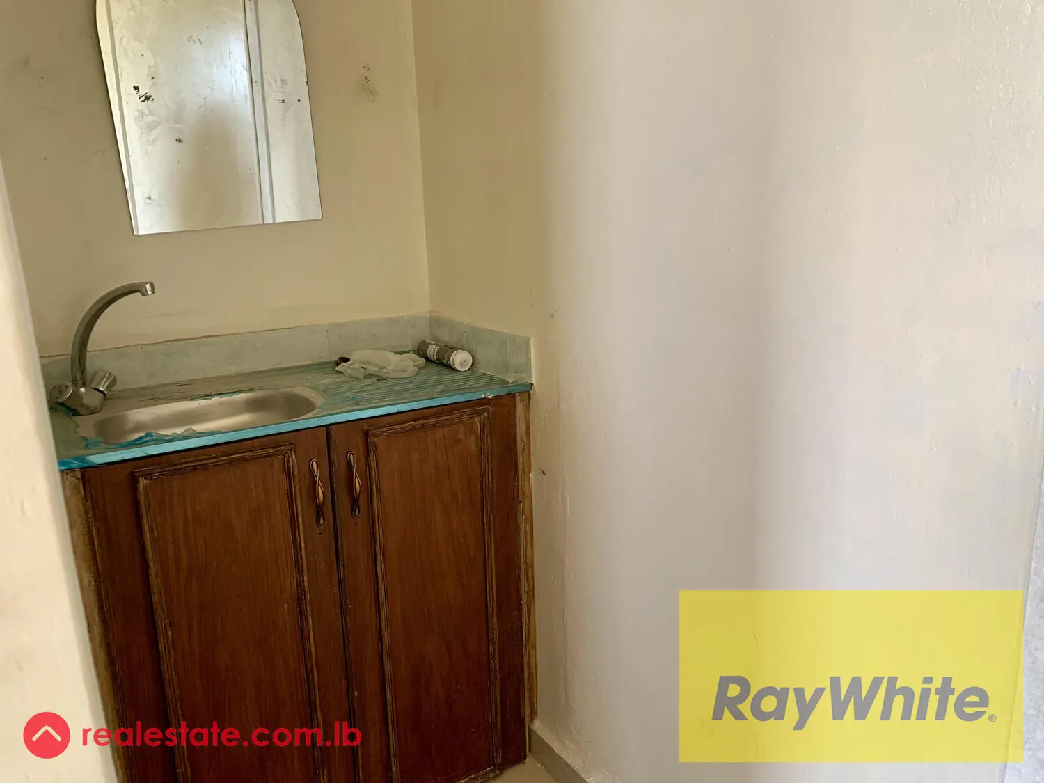 Studio Apartment For Rent In The Heart Of Amchit In A Prime Location. — الصورة 3