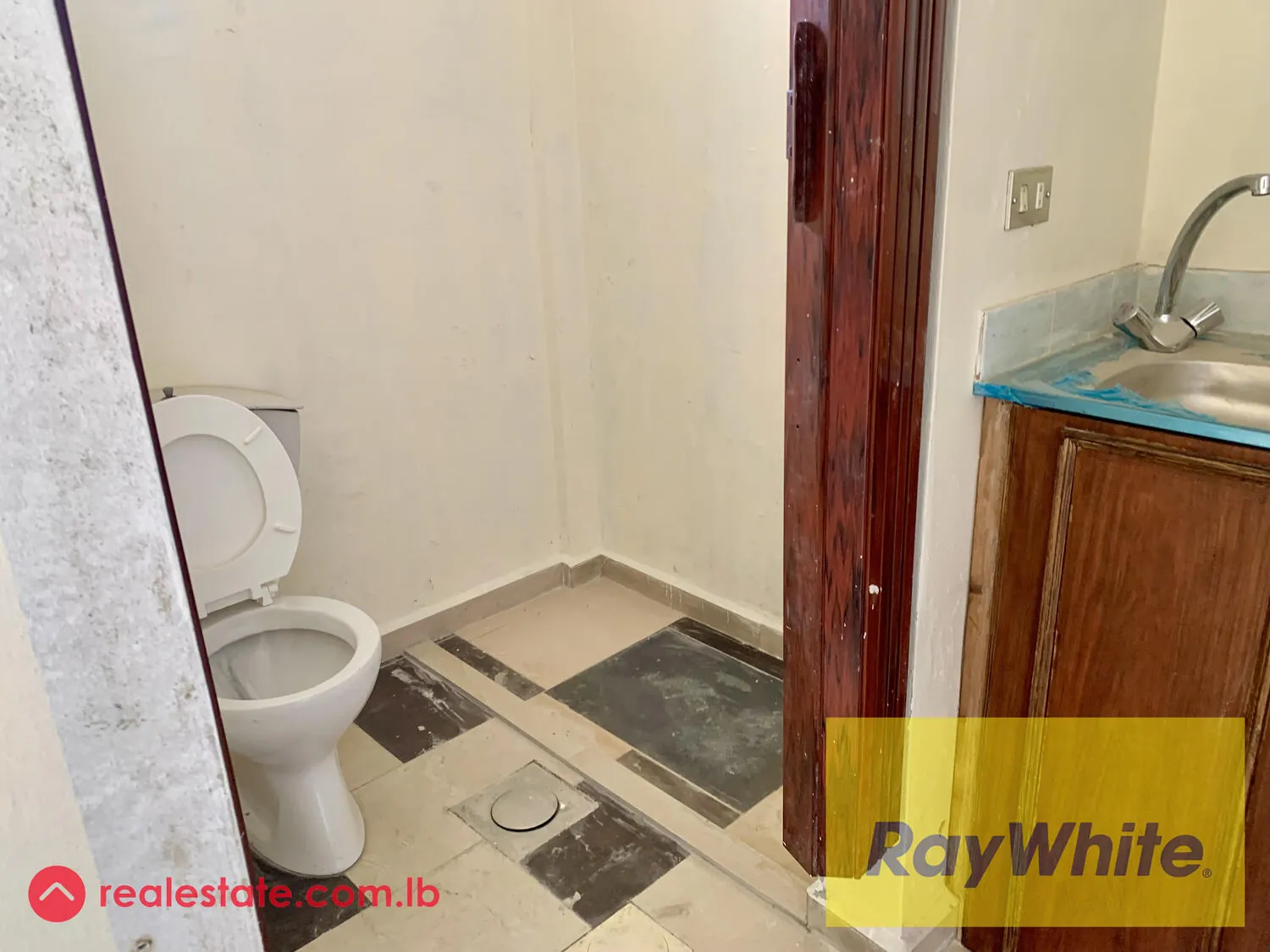 Studio Apartment For Rent In The Heart Of Amchit In A Prime Location. — الصورة 5