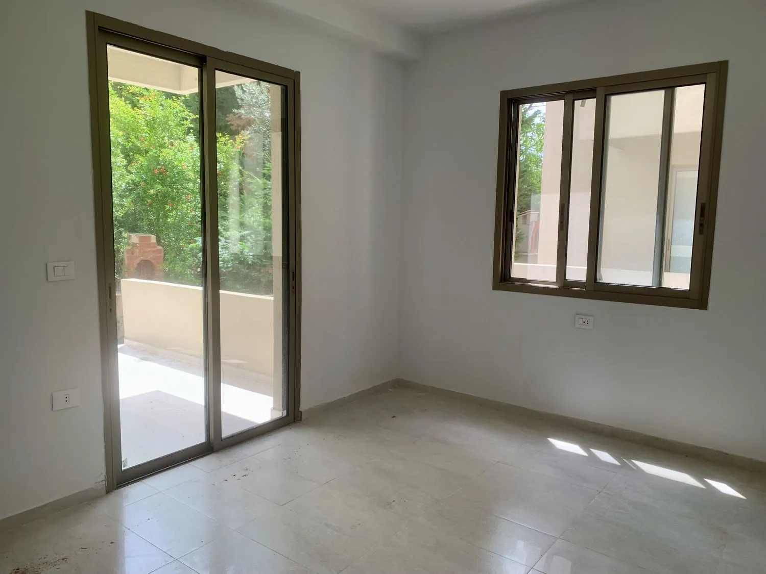 Brand New Apartment For Rent In Jeddayel With Private Garden And Partial Sea View