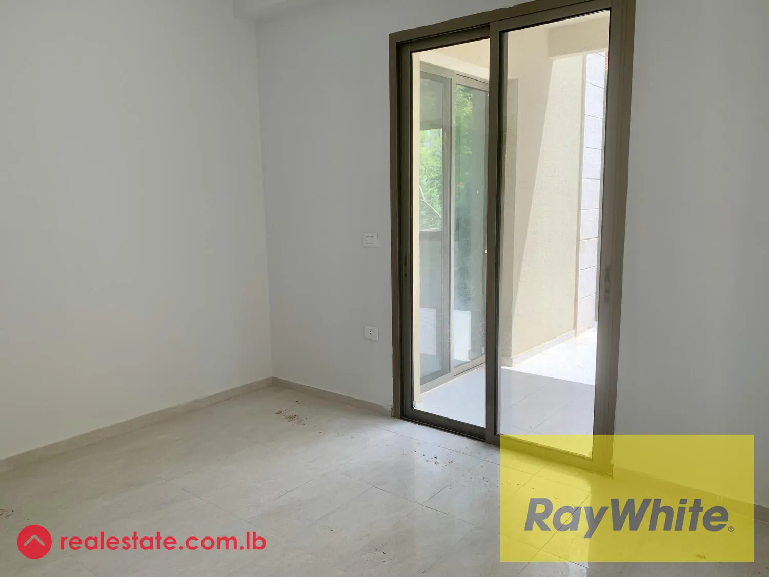 Brand New Apartment For Rent In Jeddayel With Private Garden And Partial Sea View — الصورة 3