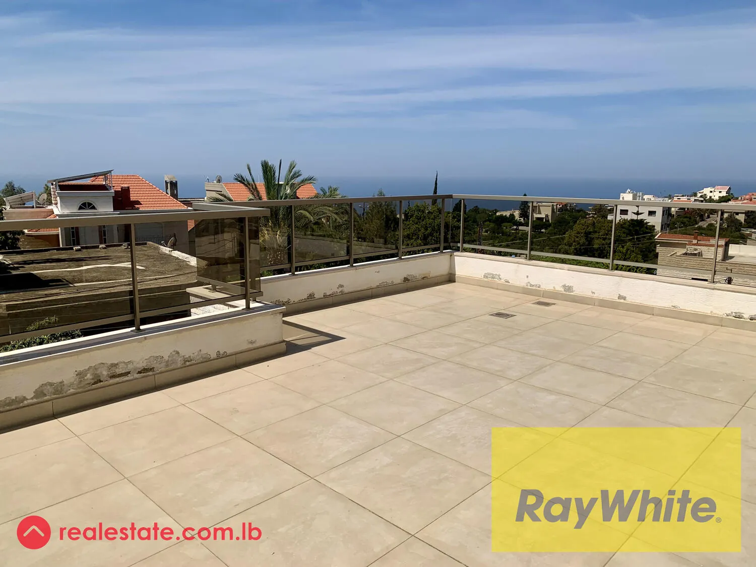 Studio Apartment For Rent In Jeddayel With Terrace And Sea View. — الصورة 4