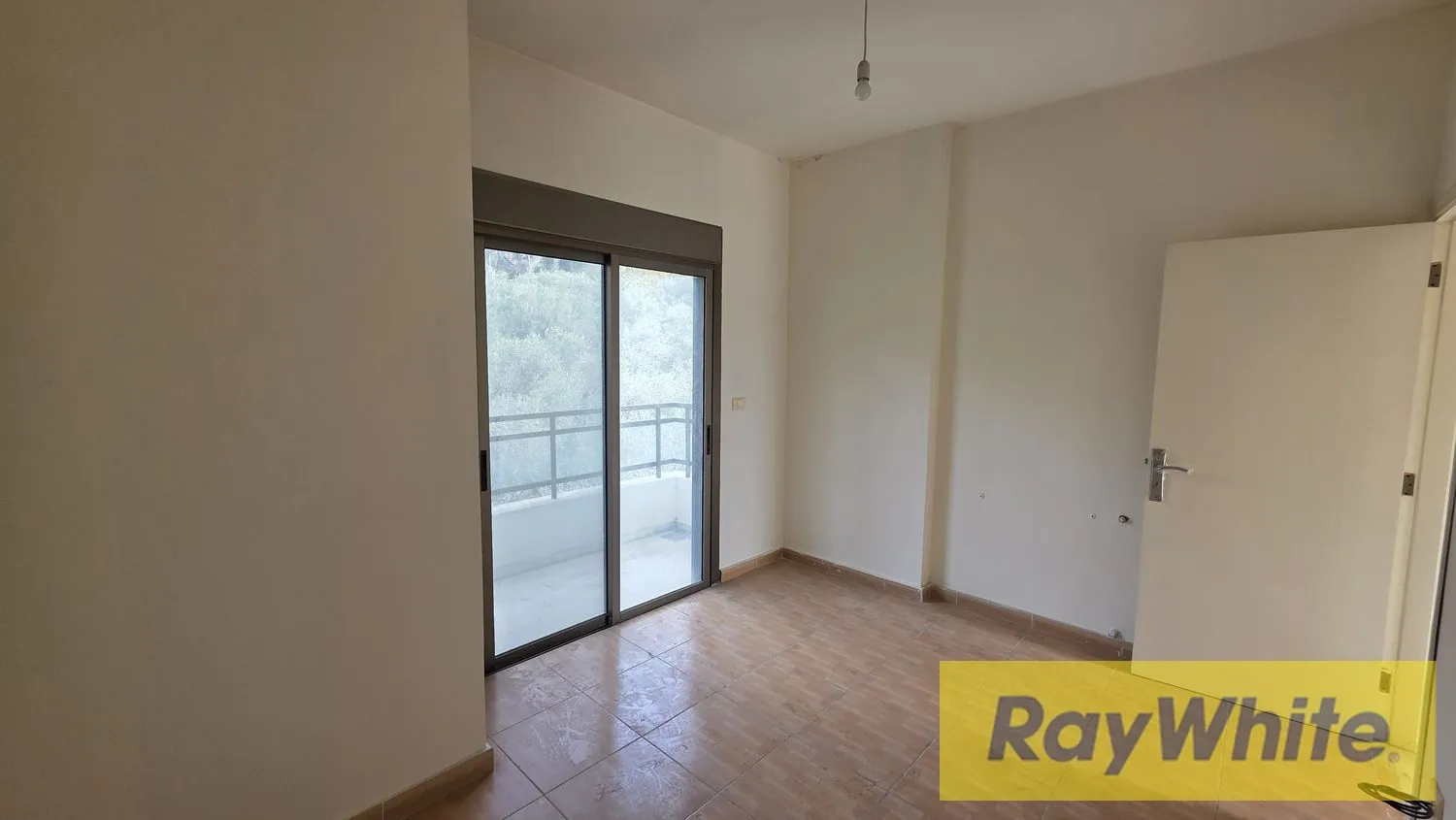 Apartment For Sale In Jamhour — الصورة 5