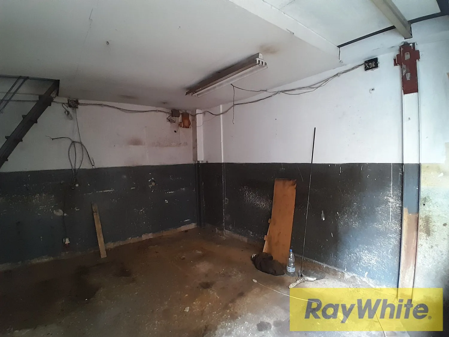 Shop For Rent In Gemayzeh – 40 Sqm — الصورة 3