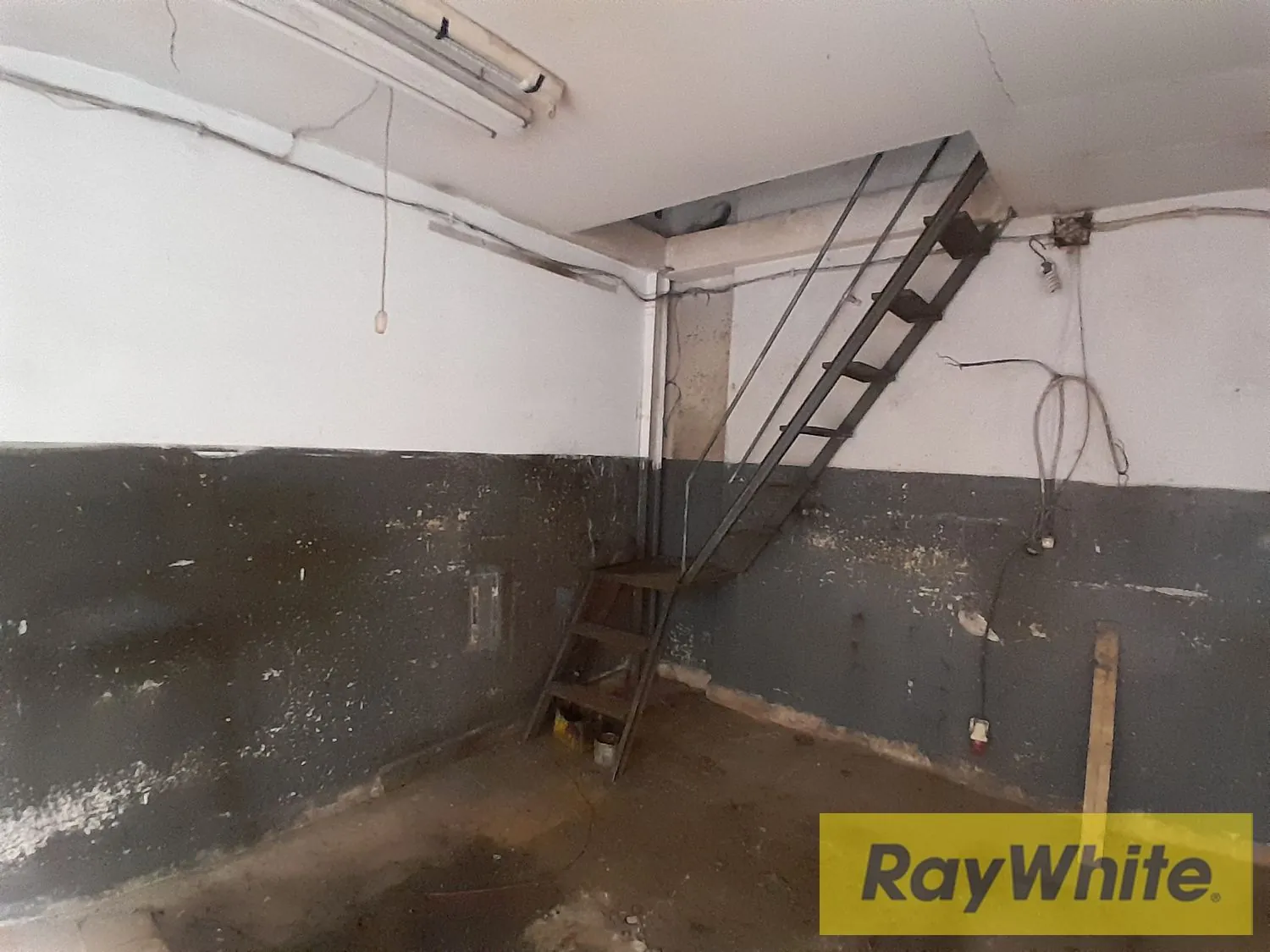 Shop For Rent In Gemayzeh – 40 Sqm — الصورة 4