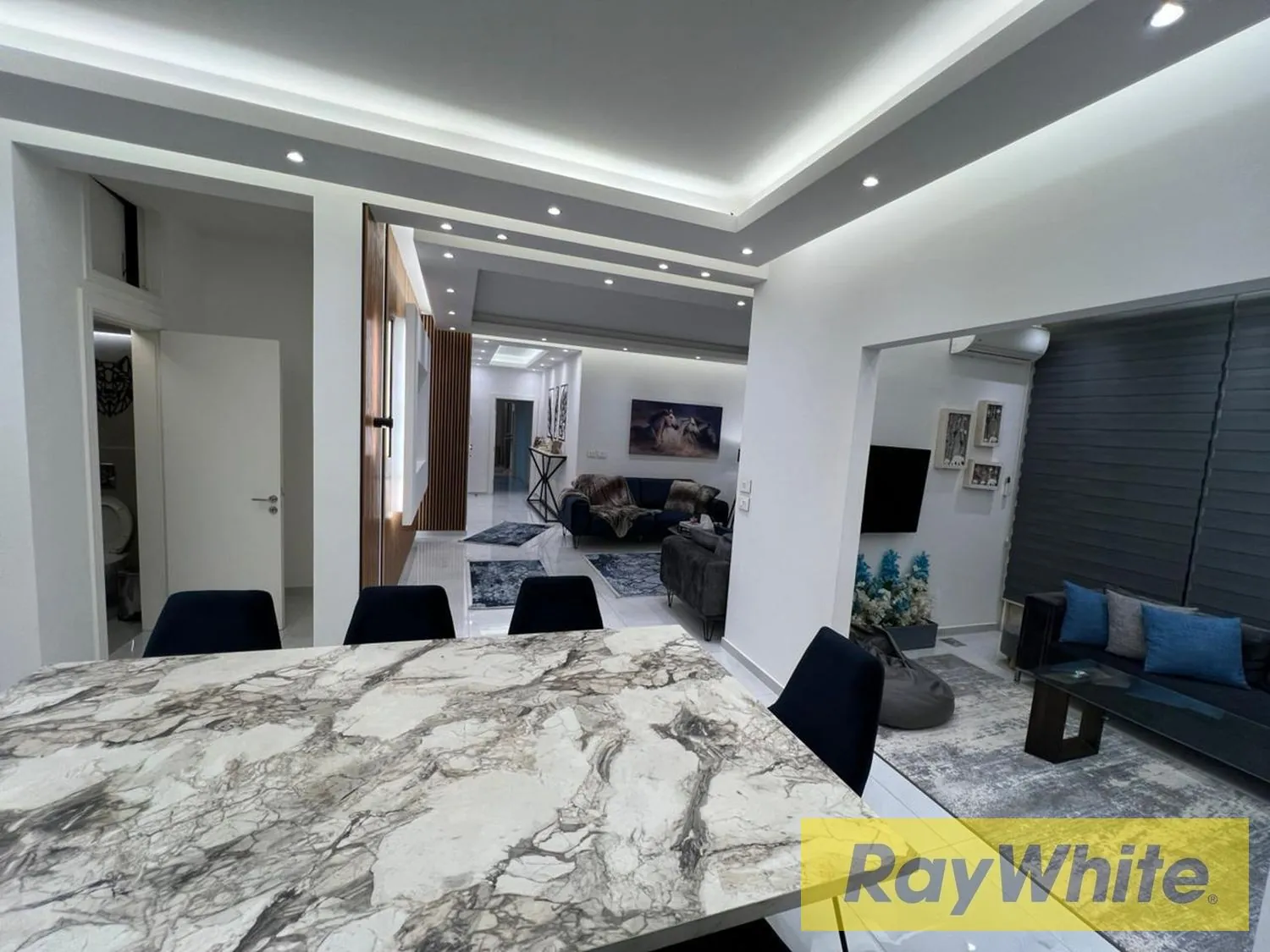 Furnished Renovated Apartment In Mazraat Yachouh For Sale — photo 4