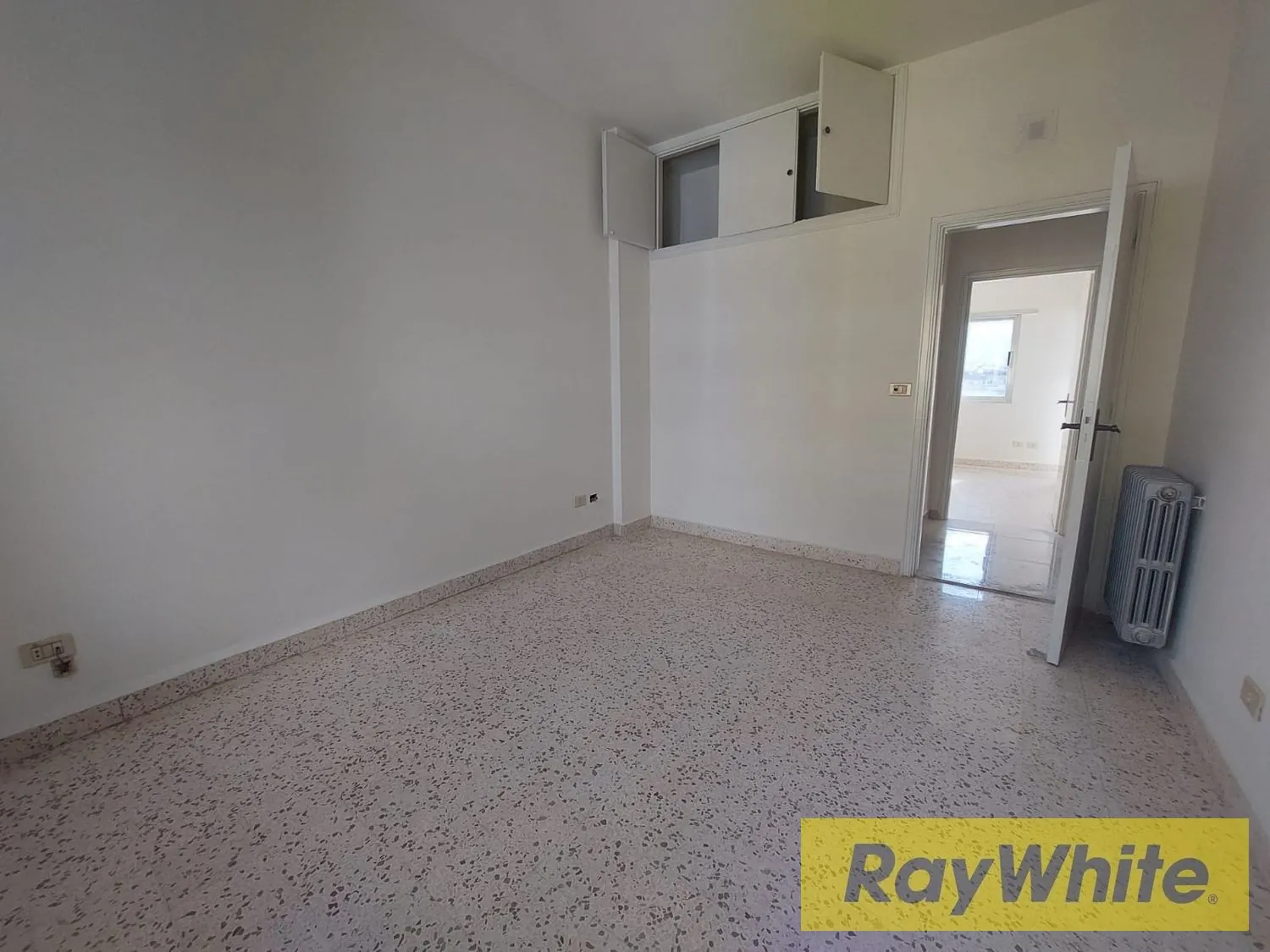Renovated Apartment In El Dora For Sale — الصورة 3