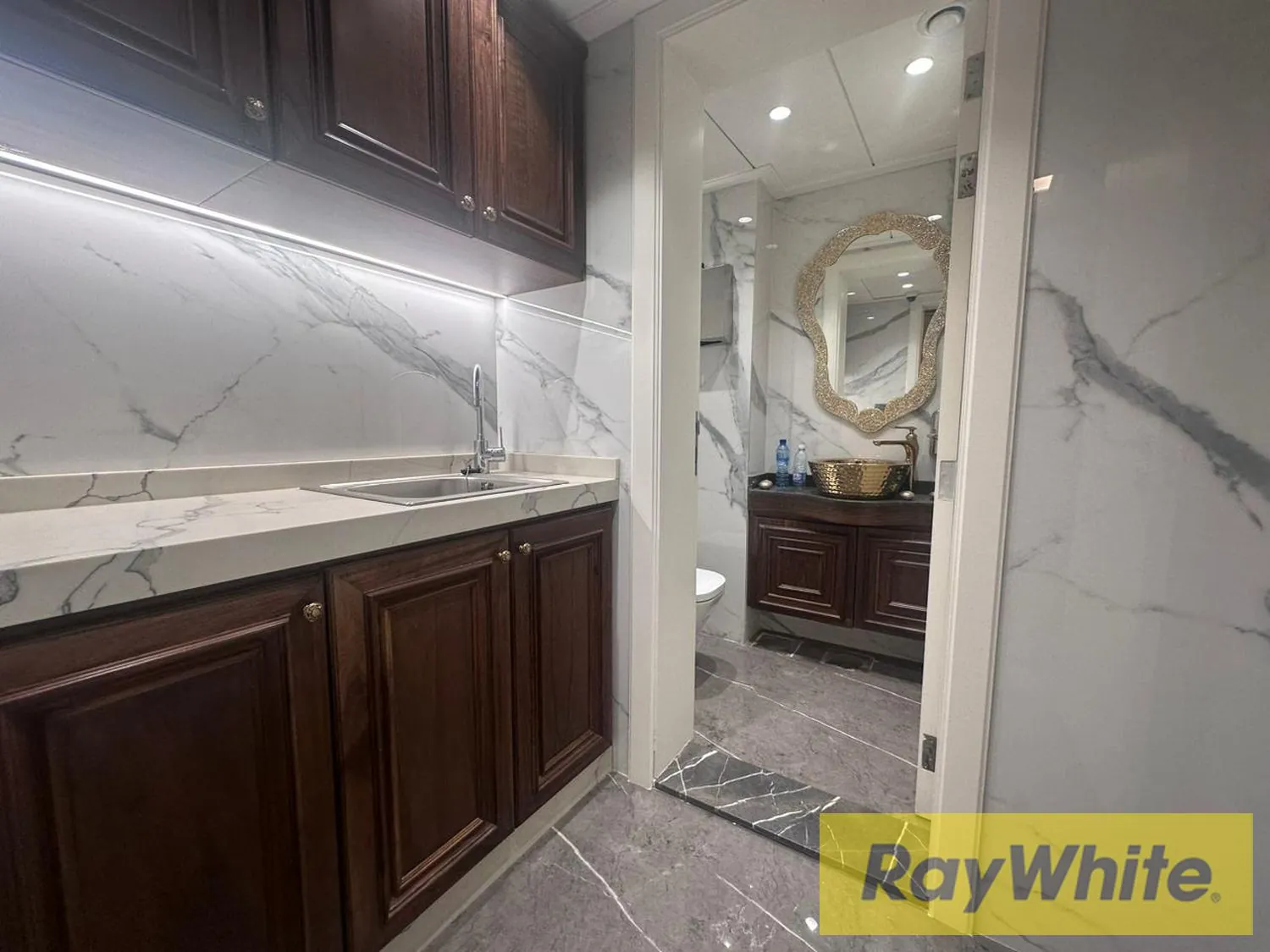 Fully-furnished Office For Rent In Jnah — الصورة 5
