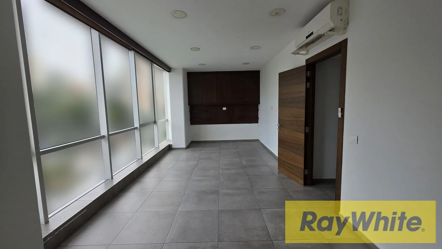 Office For Rent In Horch Tabet