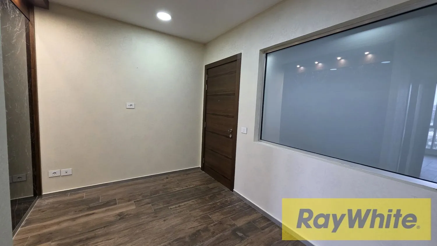 Office For Rent In Prime Horch Tabet — الصورة 2