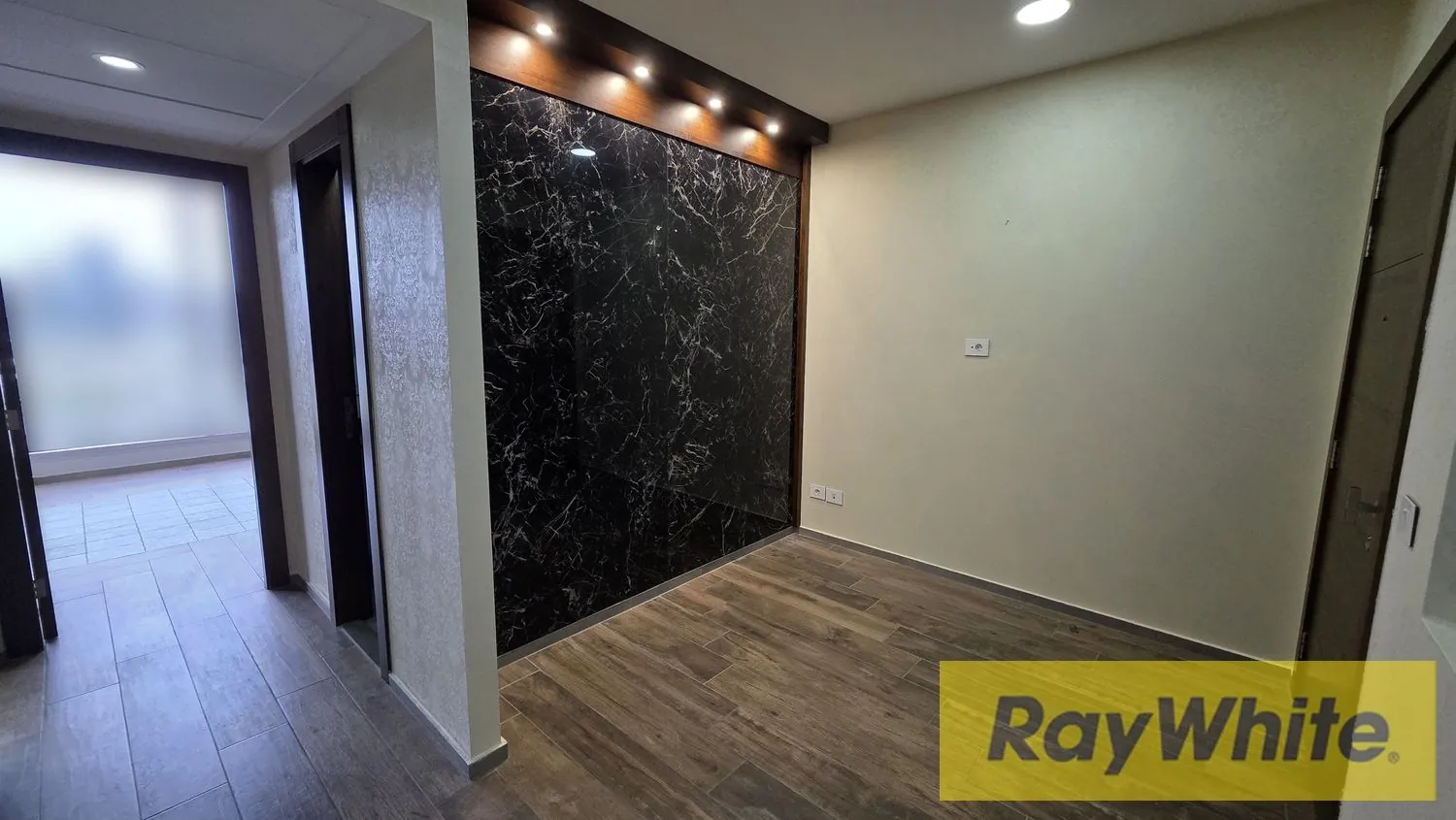 Office For Rent In Prime Horch Tabet — الصورة 3